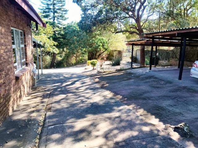 11 Bedroom House in Uvongo