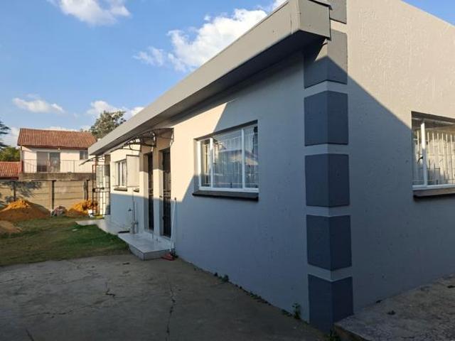 11 Bedroom House in Vanderbijlpark SE7