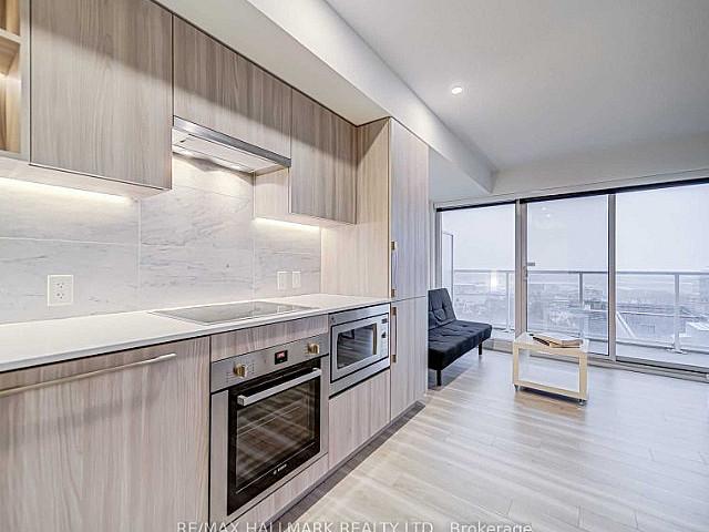 1+1 Bedroom 1 Bth Located At Bathurst & Lakeshore Blvd W