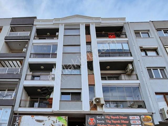 11 Bostanlı Merkezde Asansörlü Geniş 3+1 Satılık Daire