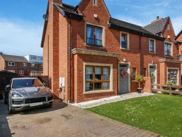 11 Brooke Hall Avenue