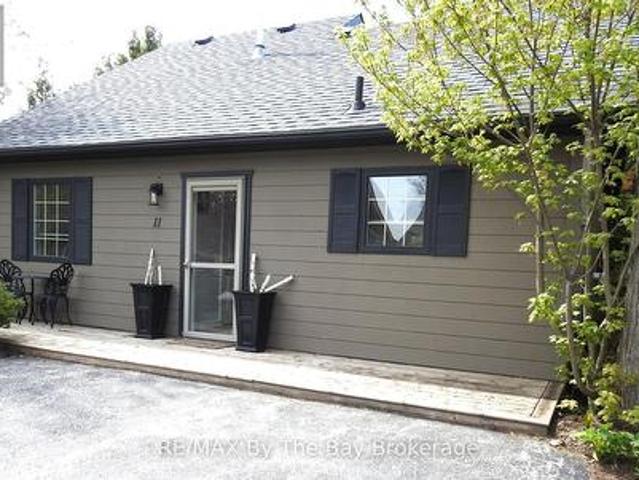 11 Cabin Crescent, Wasaga Beach, ON, L9Z 1X7 house for sale | Listing ID S13161 | Royal LePage