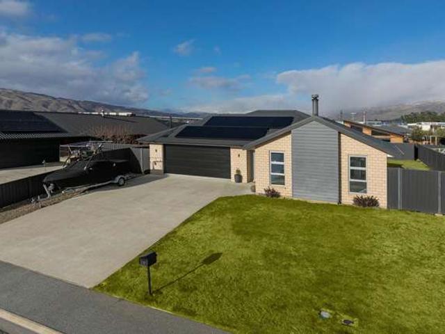 11 Cemetery Road, Tarras, Central Otago