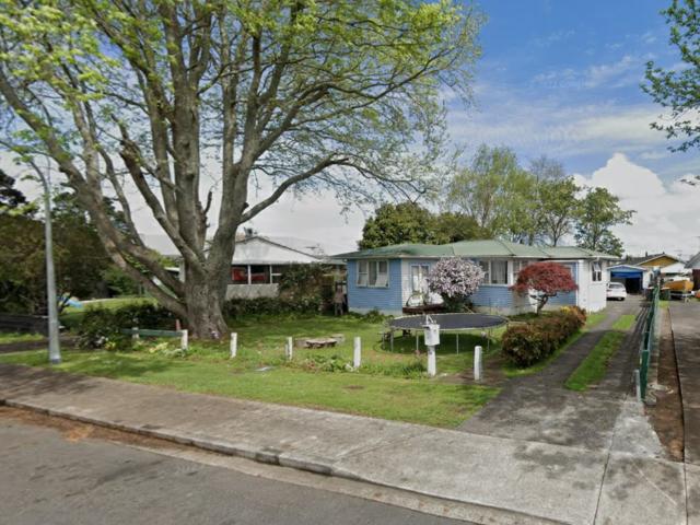 11 Cooper Place, in the city: Auckland City, area: Papakura, price: latitude: 37.0520, longitude: 174.9606