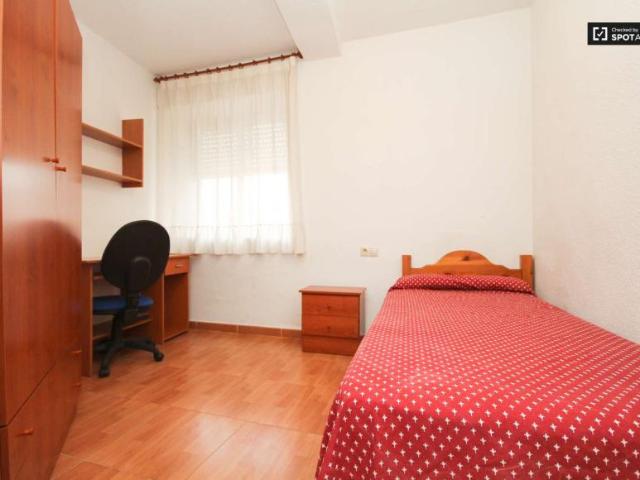 11 Dormitorio Shared Living/Roommate Granada Granada 101670945