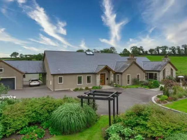 11 Drumneath Road
