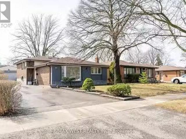 11 Farley Crescent, Toronto, ON, M9R 2A5 house for sale Lis.