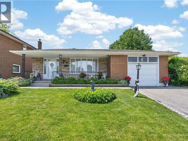 11 Fassett Avenue, Hamilton, ON, L9C 4E6 house for sale | Listing ID 40847 | Royal LePage
