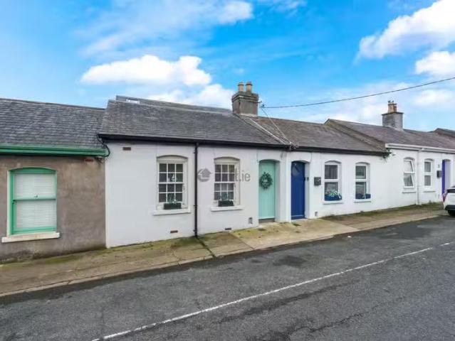 11 Findlater Street, Glasthule, Co. Dublin is for rent