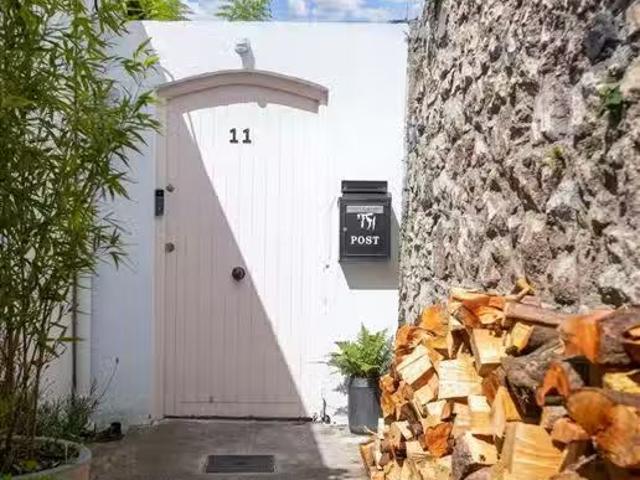 11 Grotto Place, Booterstown, Co. Dublin