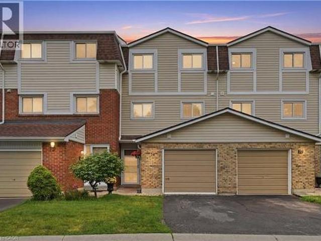 11 Harrisford Street Unit# 78, Hamilton, ON, L8K 6L7 townhouse for sale | Listing ID 40842 | Royal LePage