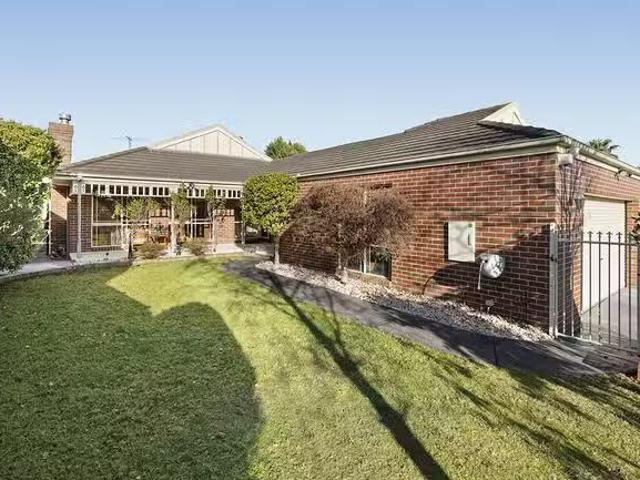 11 Ian Court, Rowville, VIC 3178