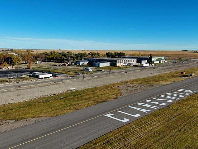 11 Lancaster Drive Claresholm, Alberta