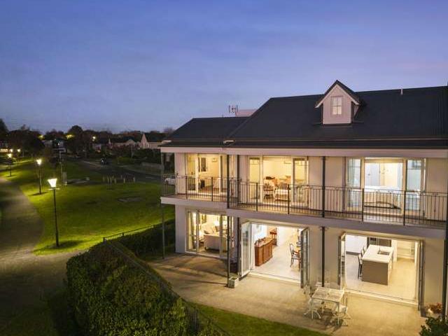 11 Lake Drive, Karaka, Franklin