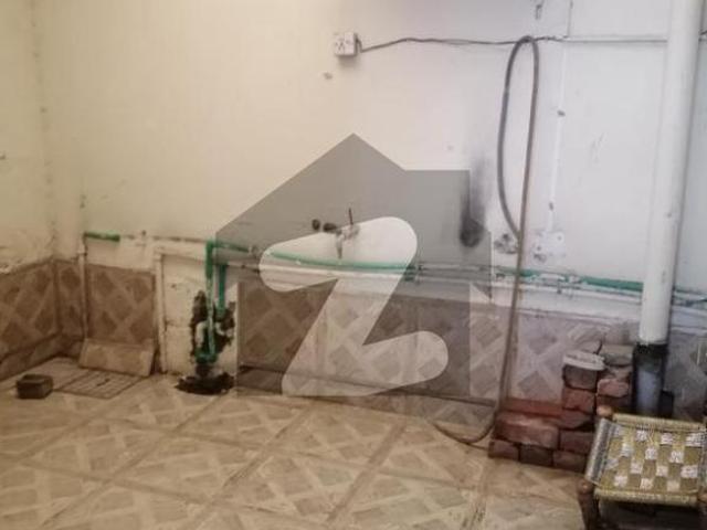 Allama Iqbal Town 11 Marla Tipple Sortie Prime Location Corner House with Investment Price Allama Iqbal Town Gulshan Block