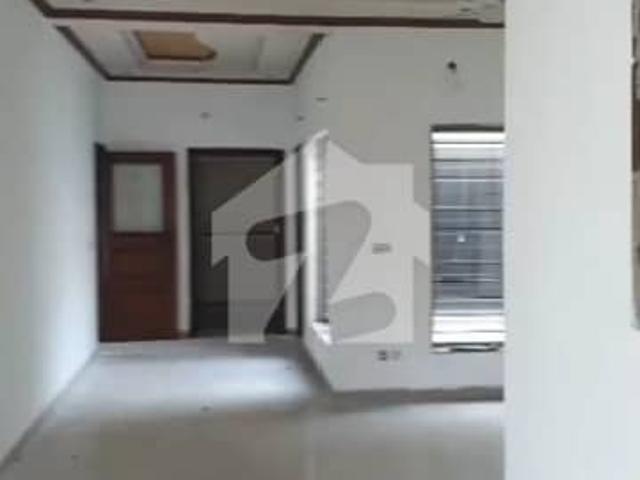 11 Marla Upper Potion Available For Rent Near Lyallpur Galleria Canal Road