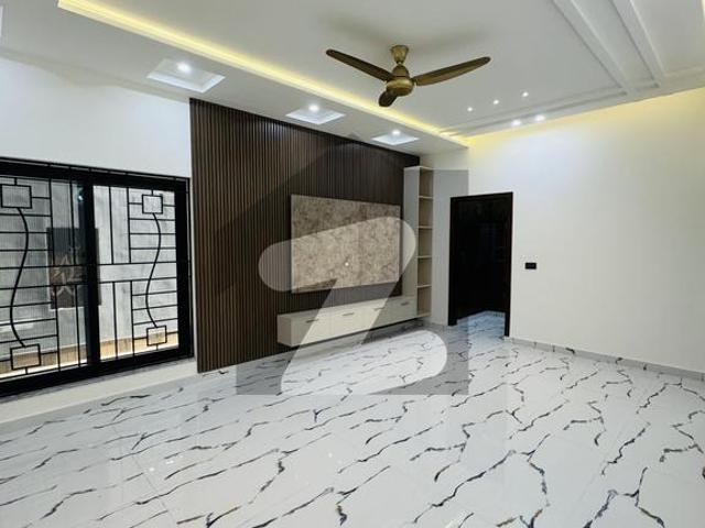 11 Marla Brand New & Beautiful House for Sale with Basement Sarghoda Road Faisalabad Lasani Town