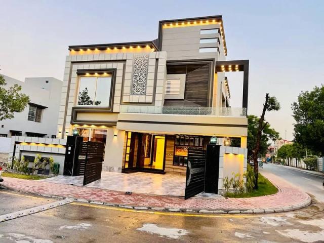 11 marla corner house back to park near masjid, market very low price lahore golf view residencia id 79138