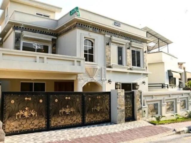 11 Marla Double Unit And Triple Story With Basement Used House Is Up For Sale! Rawalpindi Bahria Town Rawalpindi ID 94233