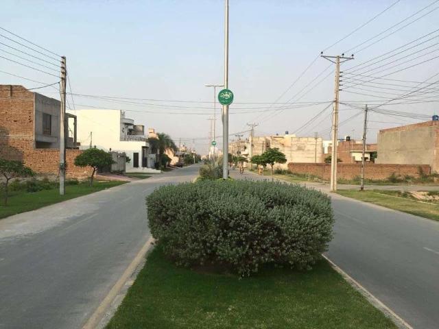 11 marla residential plot on attarctive location Faisalabad ID 15403