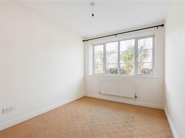 11 Meadow Court, Stepaside Park, Stepaside, Dublin 18, County Dublin McGuirk Beggan Property Limited 4872 MyHome. Ie Residential