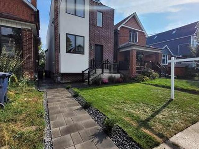 11 Morland Road, Toronto, ON, M6S 2M7 house for sale | Listing ID W13454 | Royal LePage