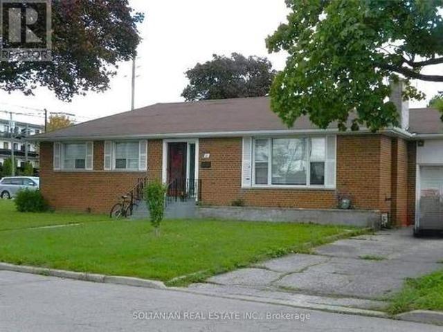 11 Muirkirk Road, Toronto, ON, M2R 1W2 house for sale | Listing ID C13097 | Royal LePage