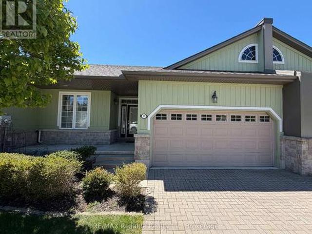 11 Oakwood Links Lane, South Huron Stephen, ON, N0M 1T0 townhouse for sale | Listing ID X13532 | Royal LePage
