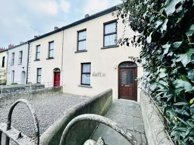 11 Osmington Terrace, High Road, Thomondgate, Co. Limerick is.