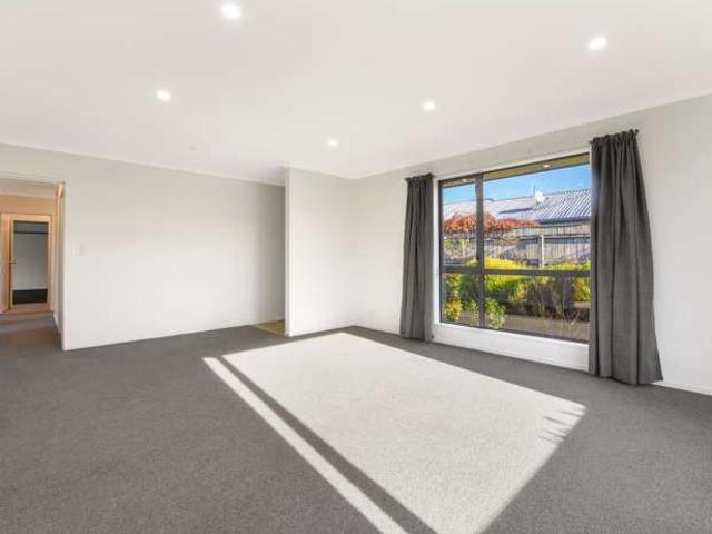 11 Otia Drive, Richmond, Tasman