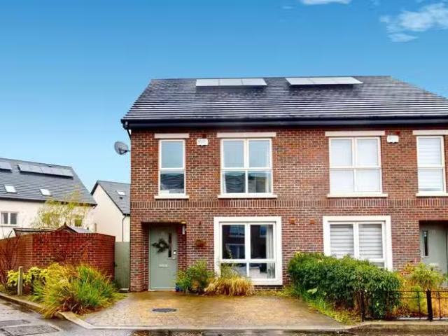 11 Parkside Glen, Balgriffin, Dublin 13, D13YN3A is for sale