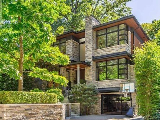 11 Pine Crescent