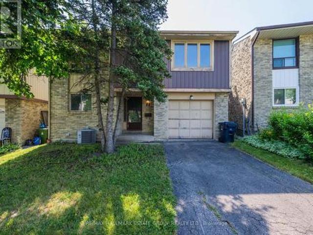 11 Pumfrey Crescent, Toronto, ON, M9V 4L5 house for sale | Listing ID W13542 | Royal LePage