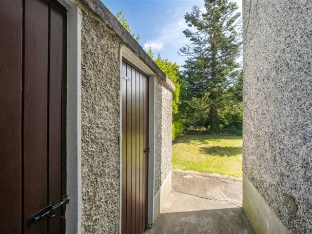 11 Rathcoole Park, Rathcoole, Co. Dublin Ray Cooke Auctioneers 4942 MyHome. Ie Residential