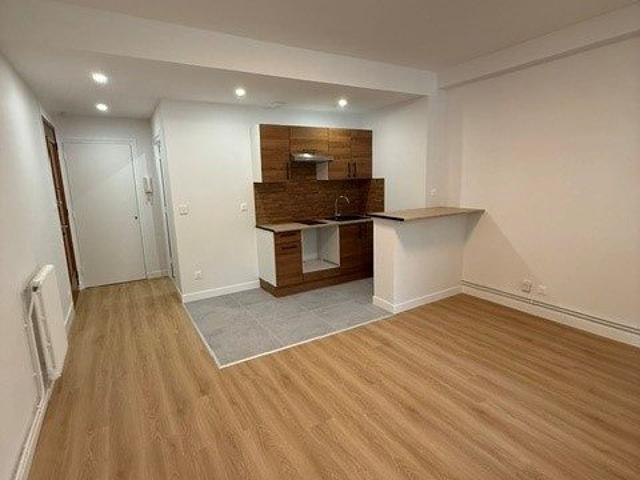 11 RUE SAINT HIPPOLYTE