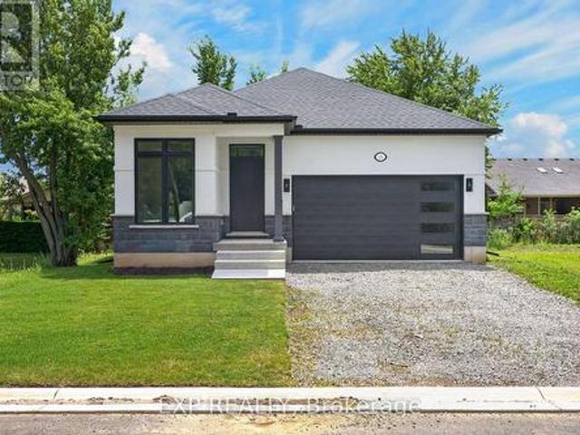 11 Stickles Street, Pelham Fonthill, ON, L3C 3C3 house for sale | Listing ID X13600 | Royal LePage