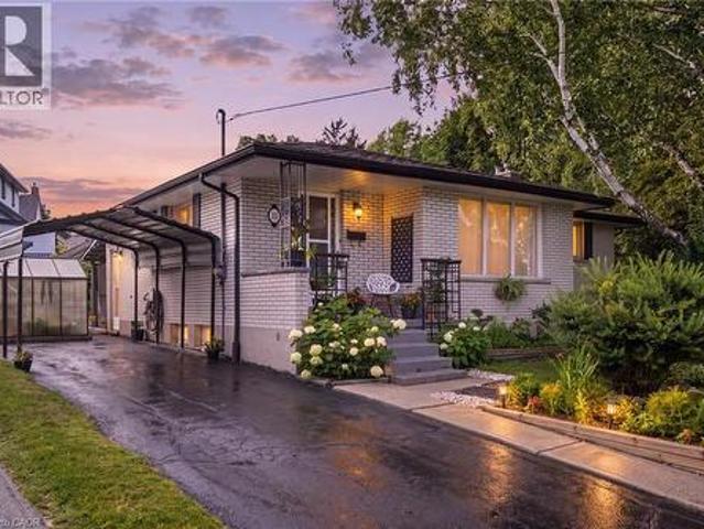 11 Summit Crescent, Guelph, ON, N1H 1S2 house for sale | Listing ID 40849 | Royal LePage