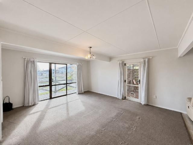 11A Cairngorm Place, Highland Park, Auckland