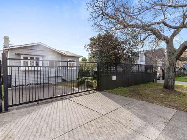 11A August Place, Greenlane, Auckland City
