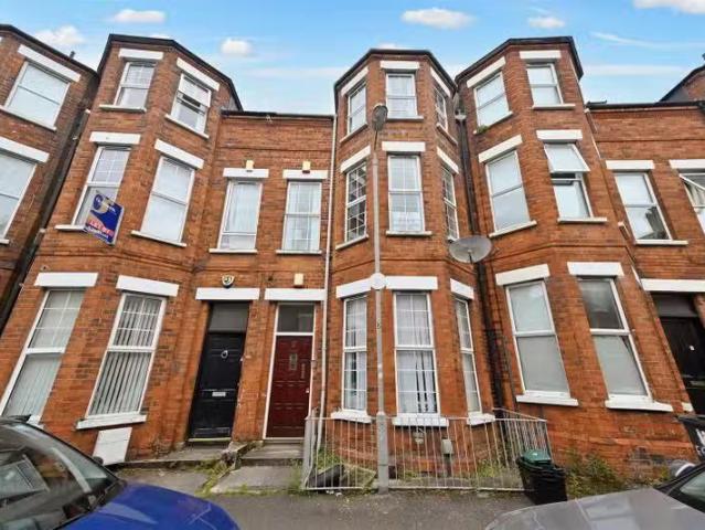 11b Eglantine Gardens