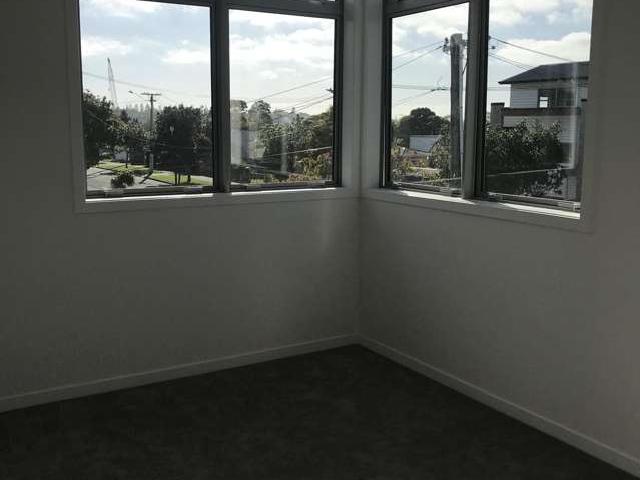 11b Holland Avenue, Point England, Auckland City
