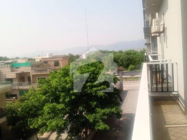 11th Central Apartment 3 Bed Available For Sale