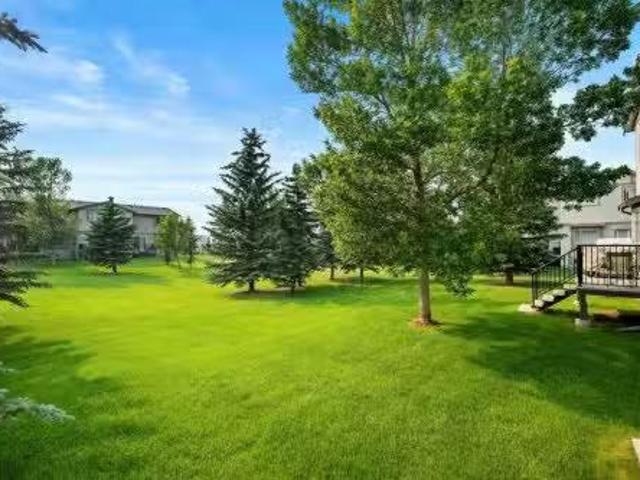 1204 720 Willowbrook Road Nw, Airdrie, AB, T4B 2Y9 townhouse.