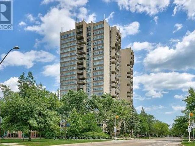 1207 1 White Oaks Boulevard, Oakville, ON, L6H 2R8 lease for lease | Listing ID W13441 | Royal LePage