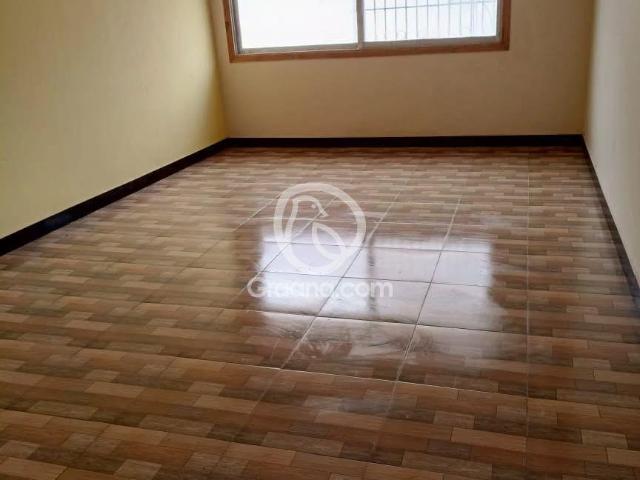 1200 Ft² Flat for Rent