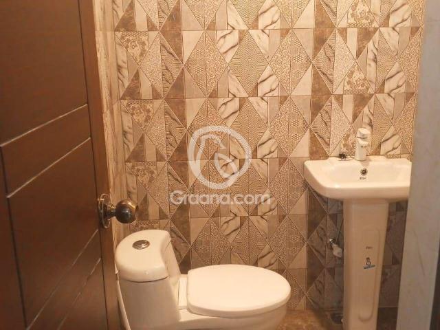 1200 Ft² Flat for Rent