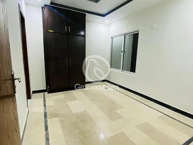 1200 Ft² Flat for Rent