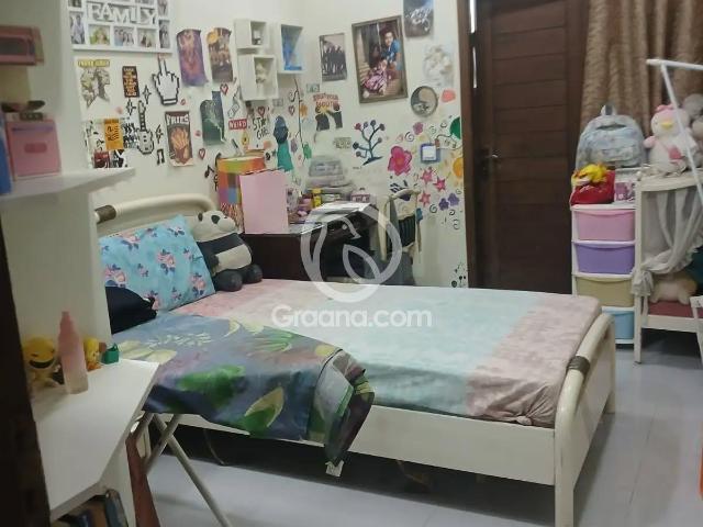 1200 Ft² Flat for Rent