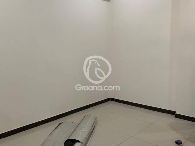 1200 Ft² Flat for Rent
