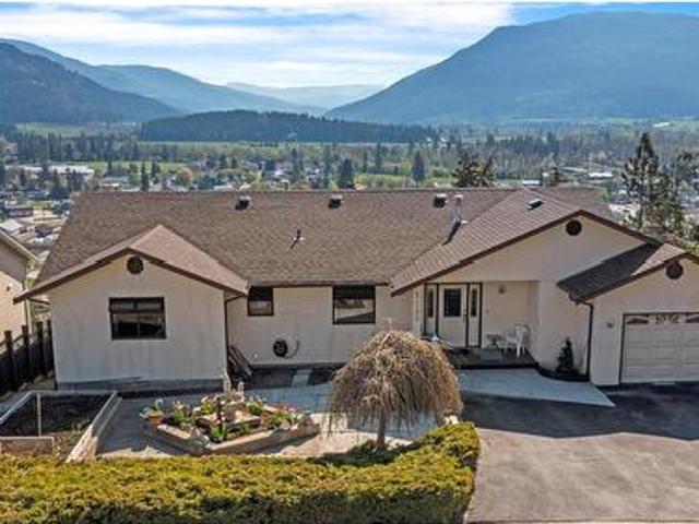 1200 Lawes Street, Enderby, BC, V4Y 4B7 house for sale | Listing ID 10395 | Royal LePage